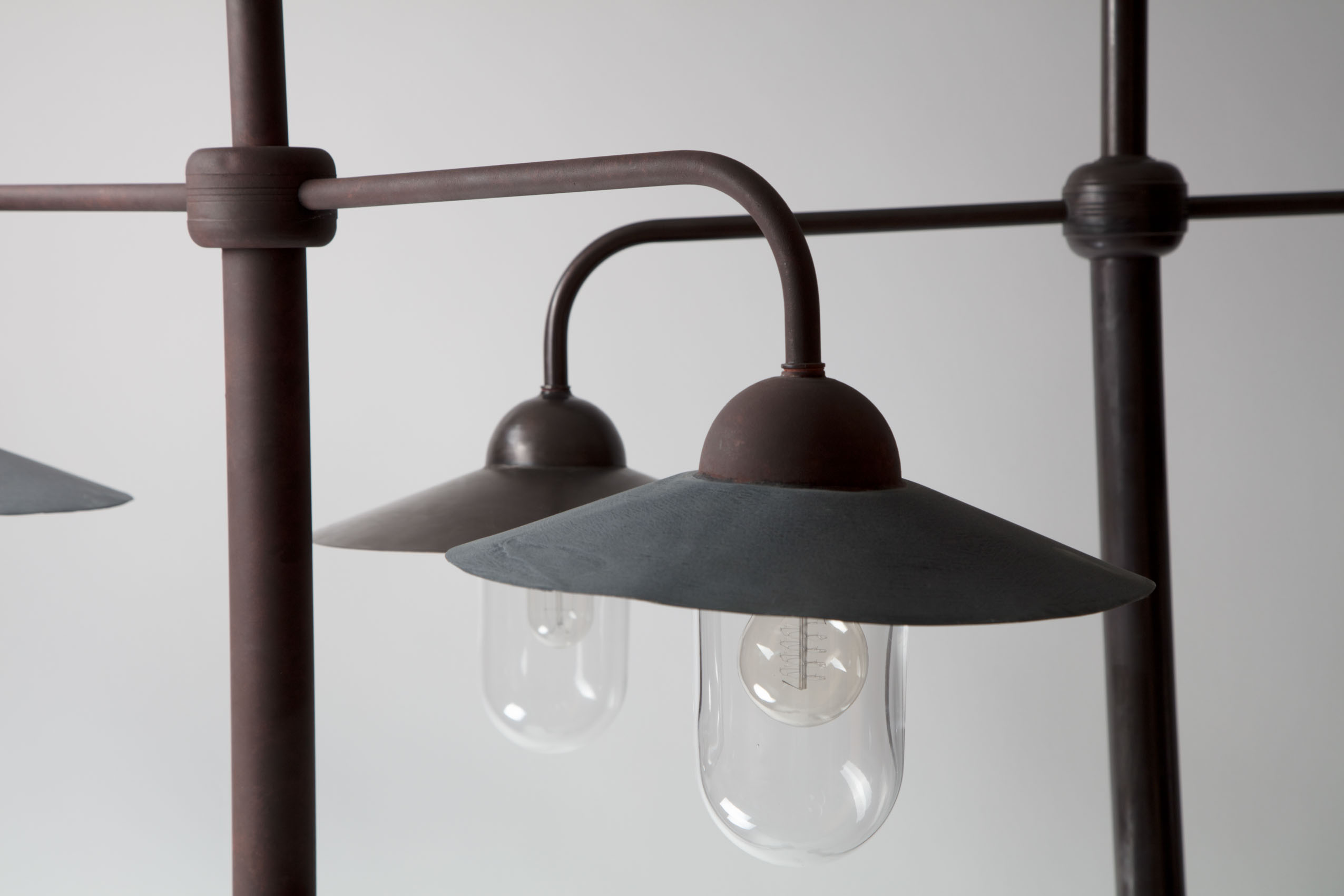 82847 2 Lampadaire Cour Cheverny GM VZ Lumart BD 1
