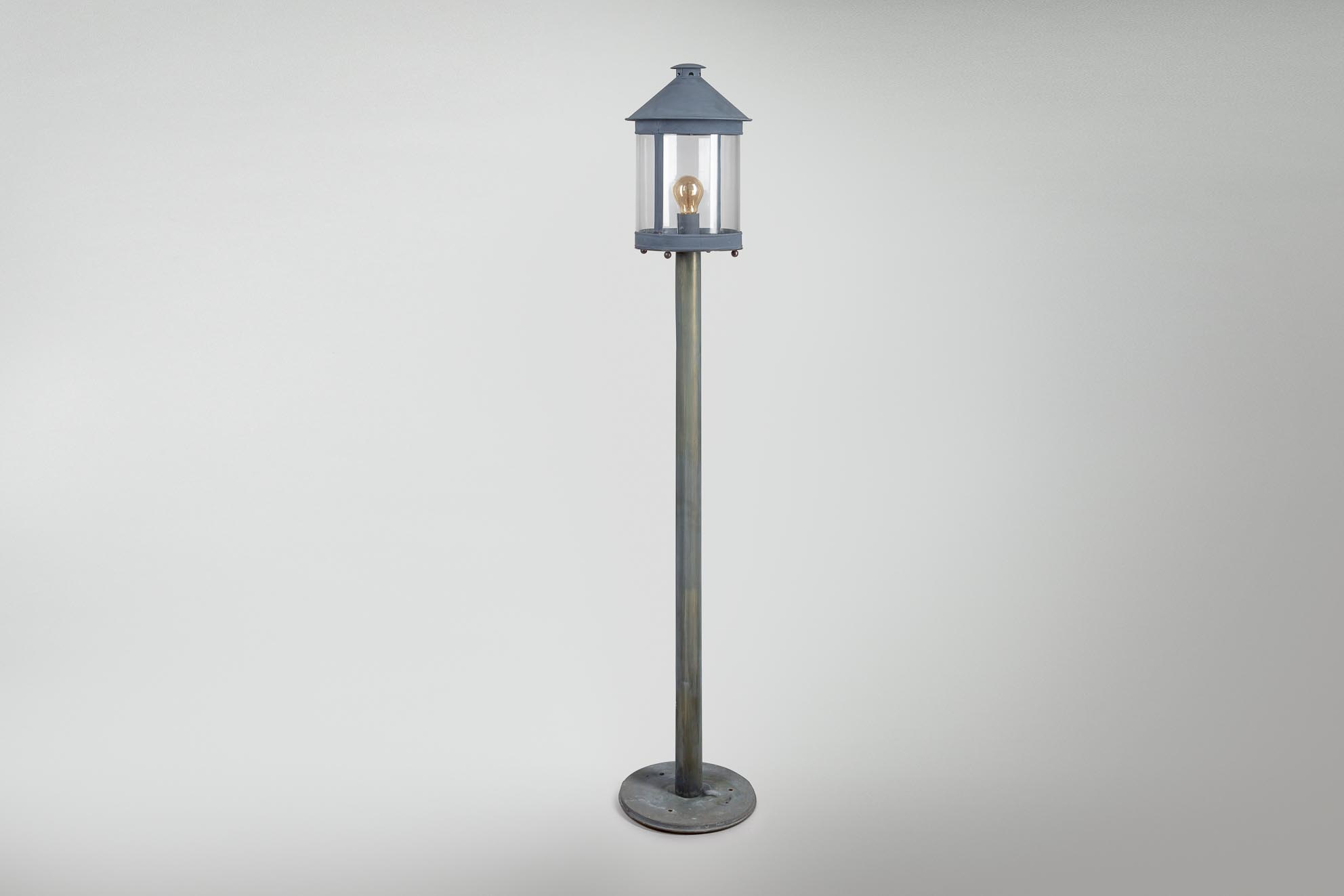 195 Lanterne Luxembourg MM VZ sur pilier Lumart BD